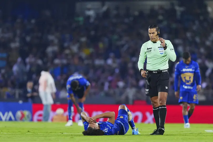 Carrasquilla lesionado en el partido de Vuelta ante Cruz Azul | IMAGO7