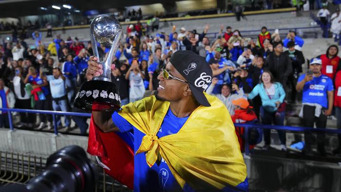Willer Ditta interrumpió su festejo | IMAGO7