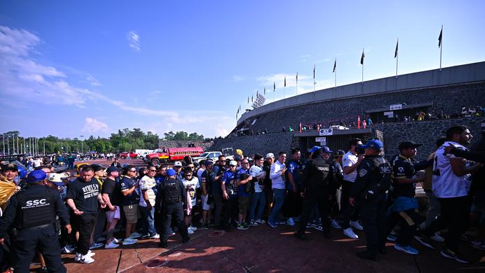 La afición entra lentamente al Estadio Universitario | MEXSPORT