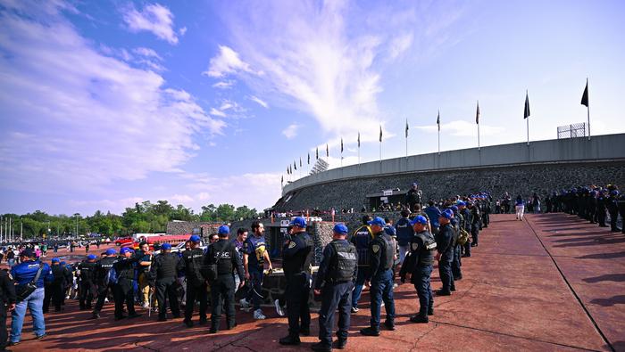 Aficionados no pueden entrar al estadio pese a tener boletos | MEXSPORT