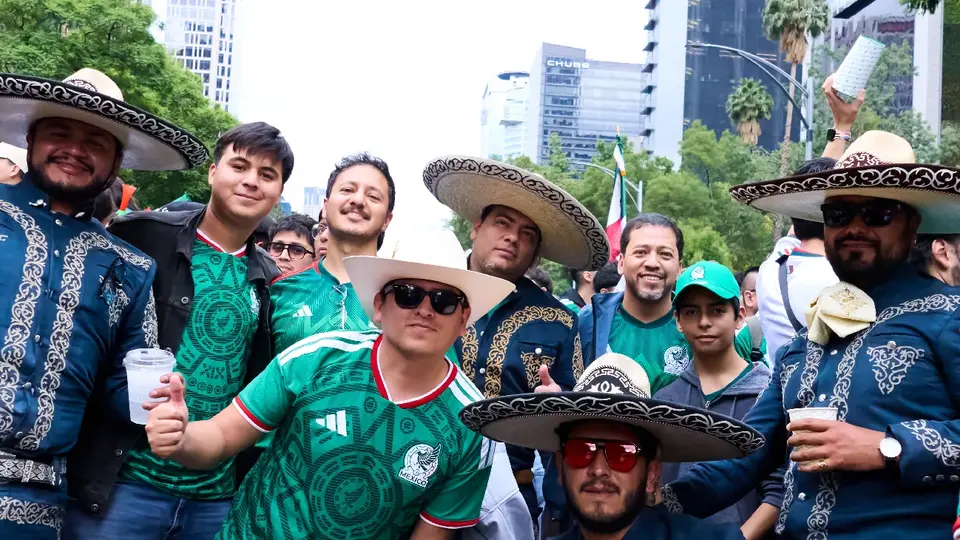 No cabe ni un alma: Afición mexicana ‘abarrota’ el Fan Fest de la CDMX
