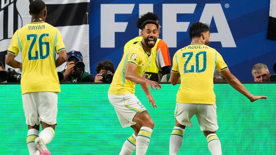 Matheus Cunha festejo con Brasil | AP