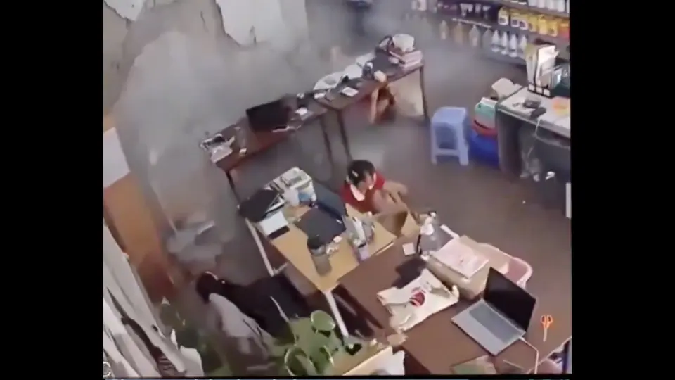El sismo tomó por sorpresa a la gente que ya estaba trabajando / Especial