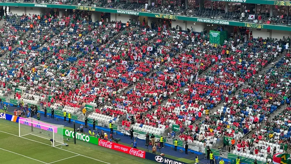 Aficionados de Chequia en el Estadio Ciudad de México | Ricardo Olivares