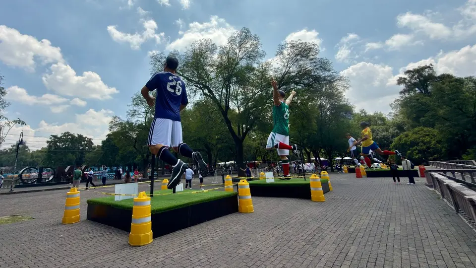 Los Gigantes del Futbol en el Bosque de Chapultepec | CORTESÍA