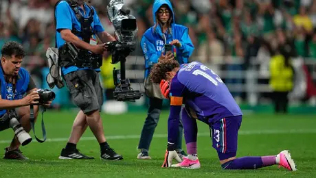 El emotivo mensaje de Memo Ochoa tras jugar su sexto Mundial