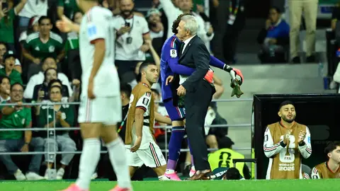 ‘Vas a jugar’: Así fue el emotivo momento en que Javier Aguirre le notificó a Ochoa que entraría al juego de México