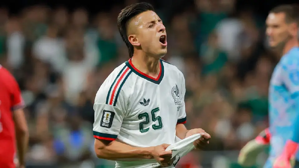 Alvarado lamentando su falla ante Chequia en la Copa del Mundo | MEXSPORT