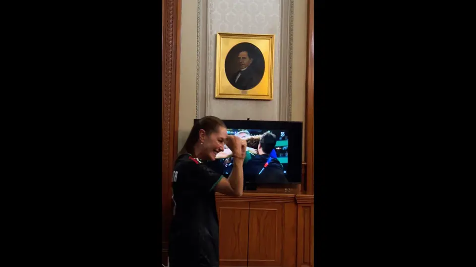 La Jefa del Ejecutivo no pudo ocultar su emoción en cada gol de la Selección Nacional / Especial