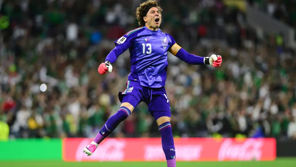 Ochoa celebra gol de Fidalgo | MEXSPORT