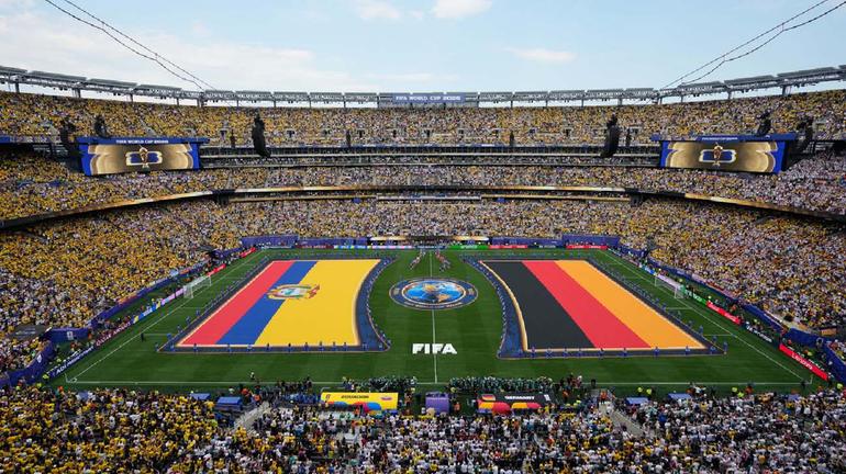 Ceremonia de los himnos Ecuador vs Alemania | AP