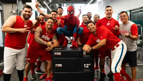 ¡Spider-Man invadió el infierno! La sorpresa de los Diablos Rojos
