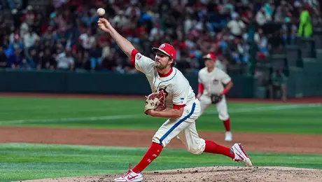 Diablos Rojos del México estrena con victoria el uniforme especial de Spider-Man