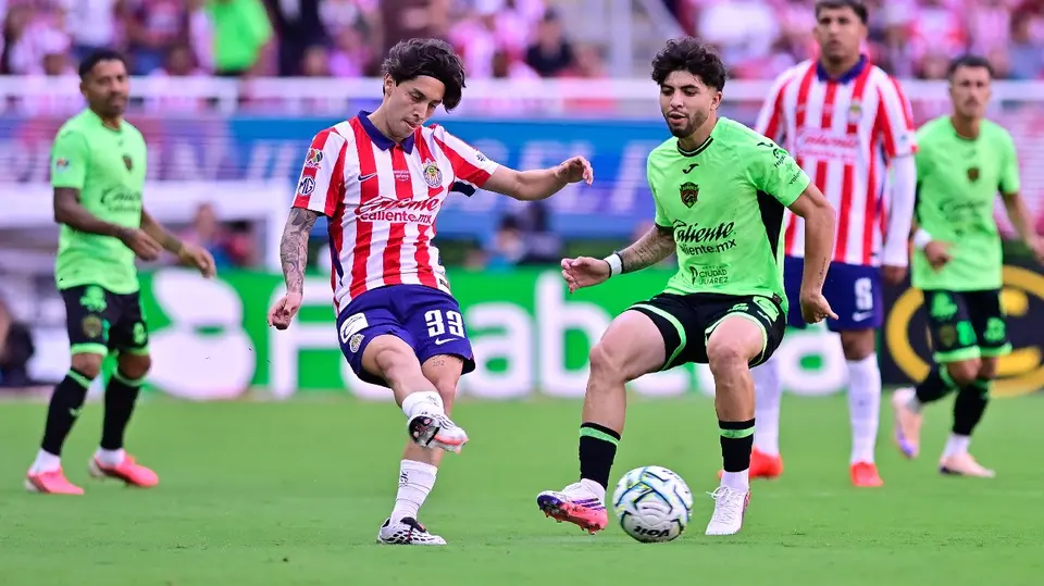 Jordan Carrillo como jugador de Chivas | MEXSPORT