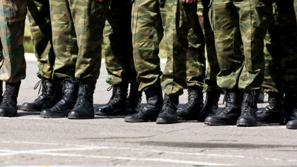 La SEP explica que ninguna institución de educación básica cuenta con autorización  para impartir educación militarizada / Magnific