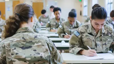 ¿Están prohibidas las escuelas militarizadas en México? Esto aclaró la SEP
