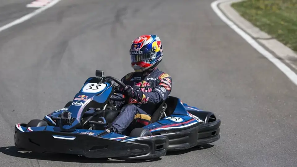 Max Verstappen en un auto de kart | Especial