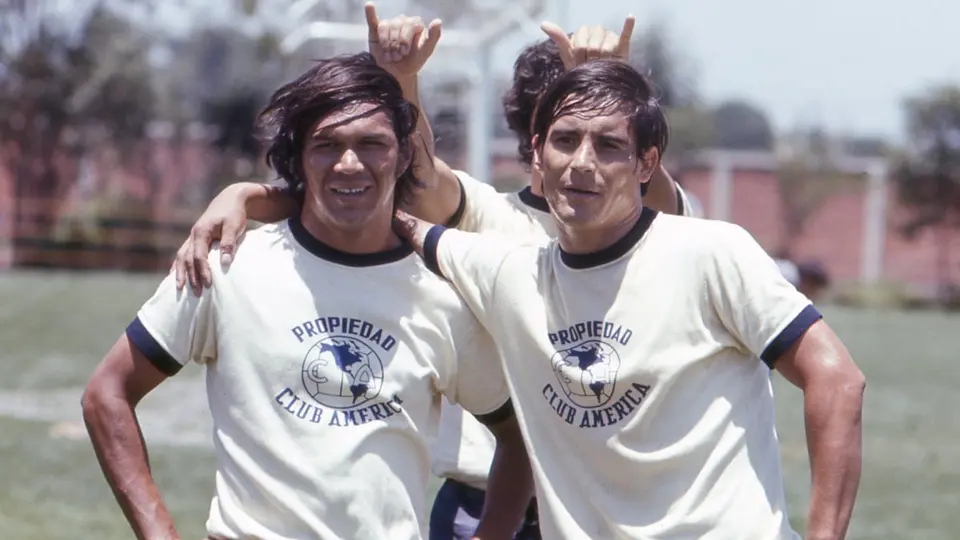 Roberto 'Monito' Rodríguez con Osvaldo Castro en América | MEXSPORT