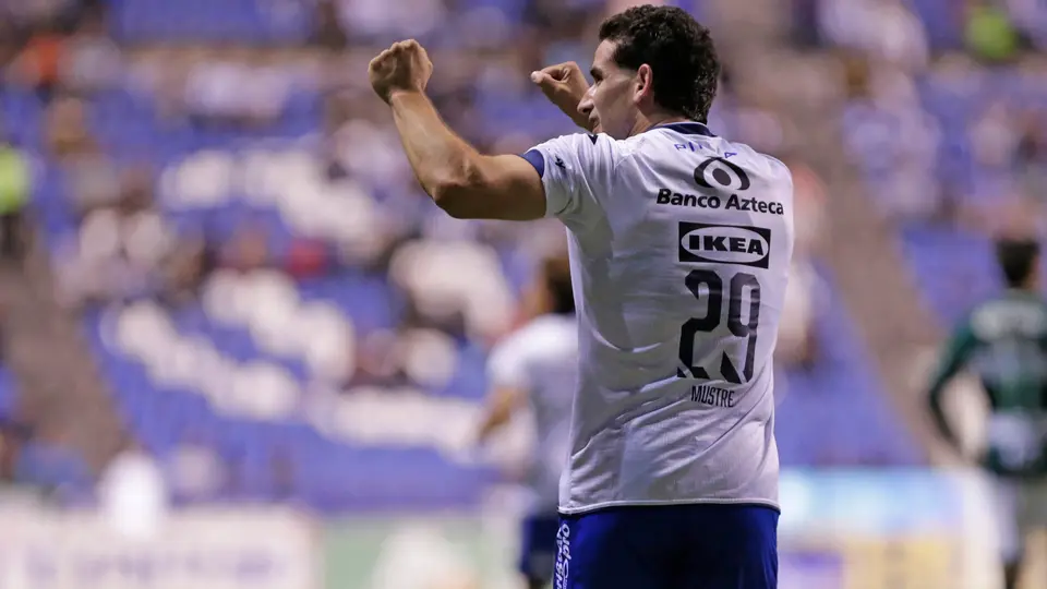 Eduardo Mustre festeja gol ante Santos Laguna | Imago7