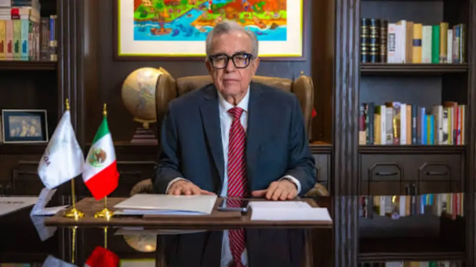 Carlos Beltrán se desempeñó como asesor político de Rubén Rocha Moya y posteriormente ocupó la Oficialía Mayor de Los Cabos / Redes Sociales