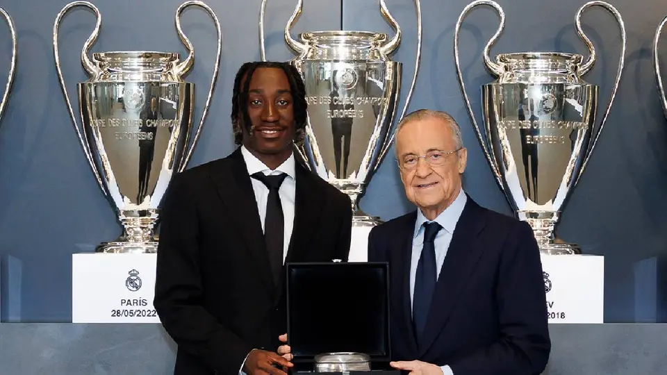 Diomande y Florentino Pérez | X:@realmadrid
