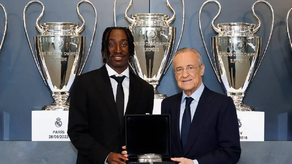 Diomande y Florentino Pérez | X:@realmadrid