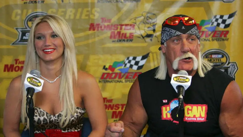 Hulk Hogan y su hija Brooke en una conferencia de prensa | AFP