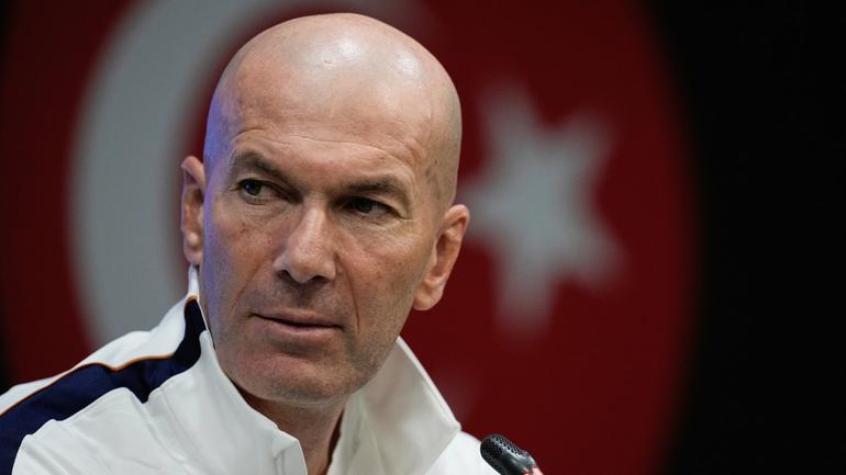 Zinedine Zidane debuta como entrenador de Francia | AP