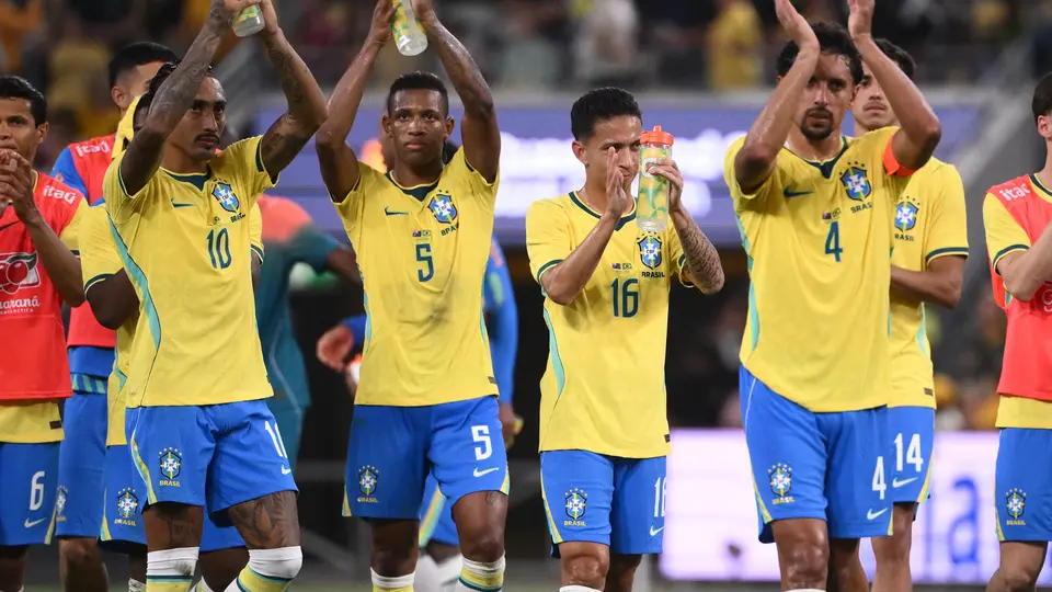 Brasil rescata el empate ante Australia en el último minuto con gol de Rayan