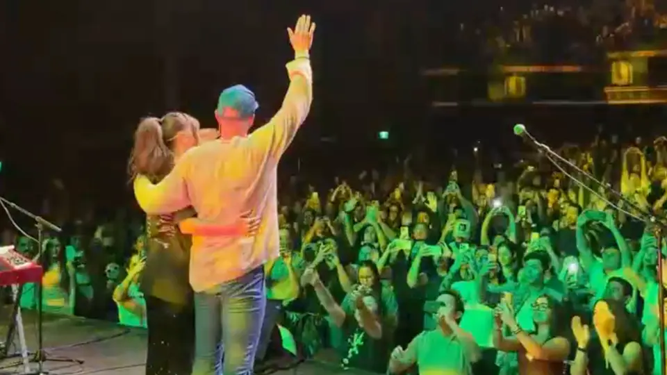 Los hermanos Huerta protagonizaron un abrazo durante su presentación en Toronto / Especial
