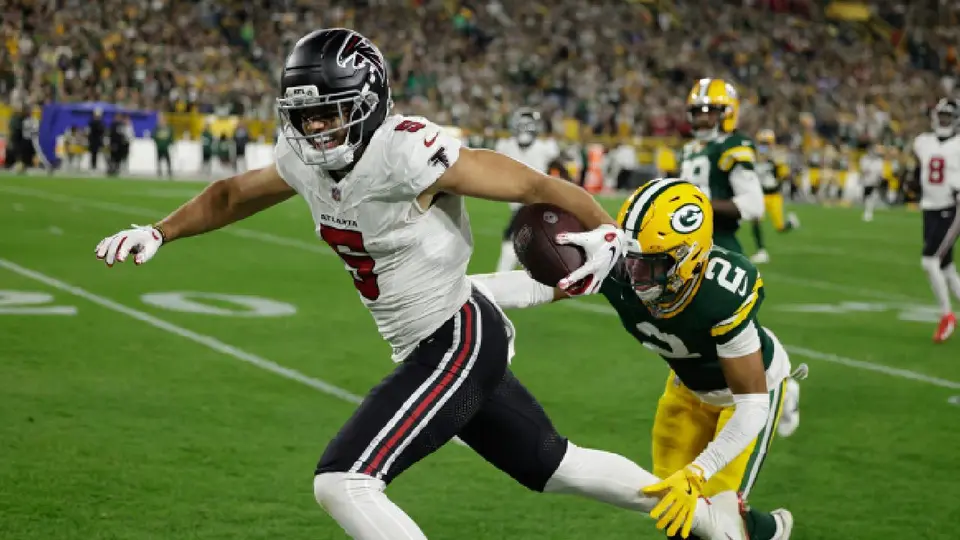 Drake London tras una recepción ante los Packers | AP