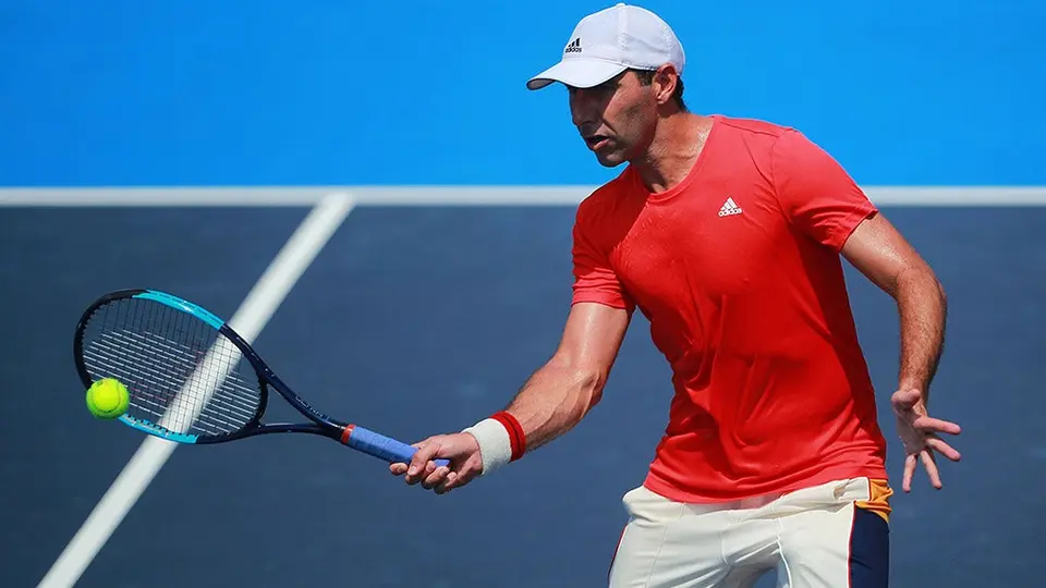 Santiago González, ilusionado con ganar el Australian Open a pesar de su cuarentena