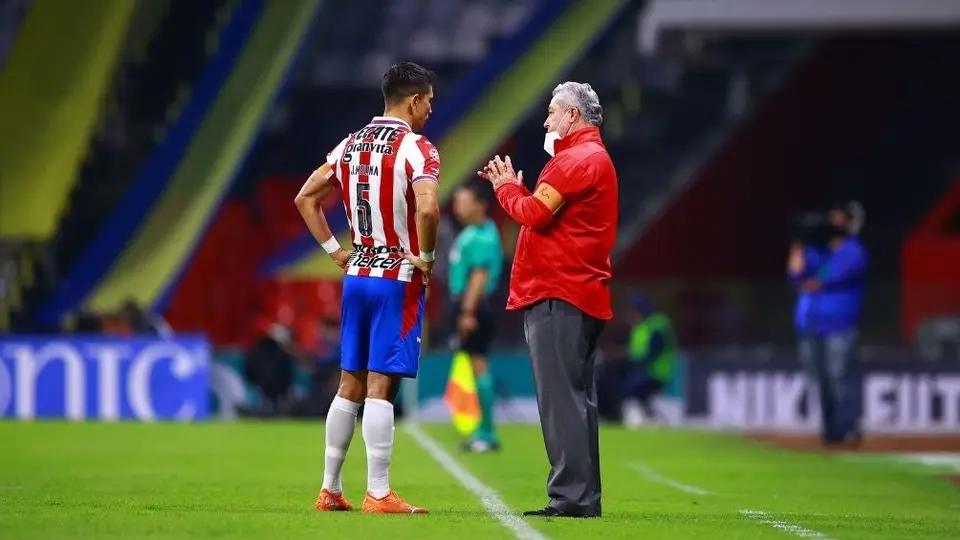 Chivas: ¿Qué esquema le ha dado mejores resultados a Vucetich?