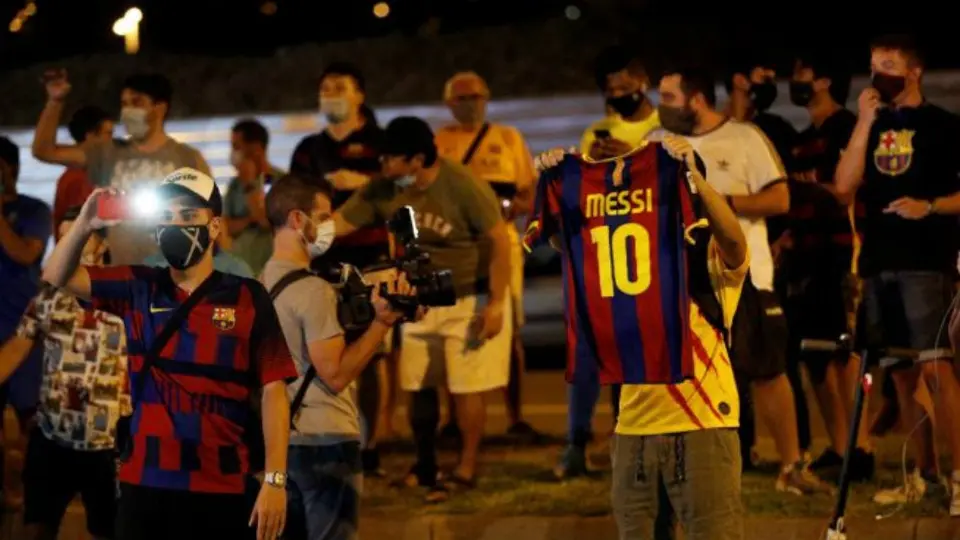 Barcelona: Aficionados se reunieron en el Camp Nou para pedir la dimisión de Bartomeu