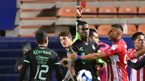 Félix Torres tras sufrir racismo: 'Amo mi color y quiero a mis compañeros porque me defienden'