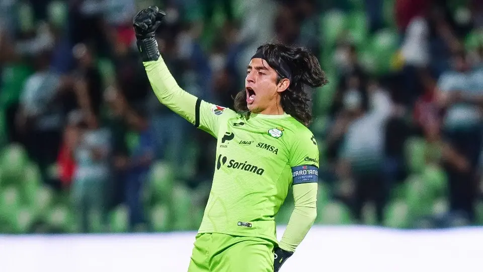 Santos: Carlos Acevedo extendió su contrato con el club hasta 2025