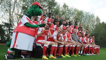 Arsenal: Özil se ofreció a pagar salario de Gunnersaurus