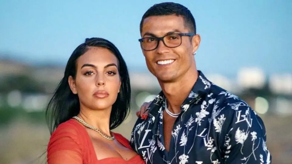 Cristiano Ronaldo y Georgina Rodríguez se olvidaron de las críticas relajados en jacuzzi