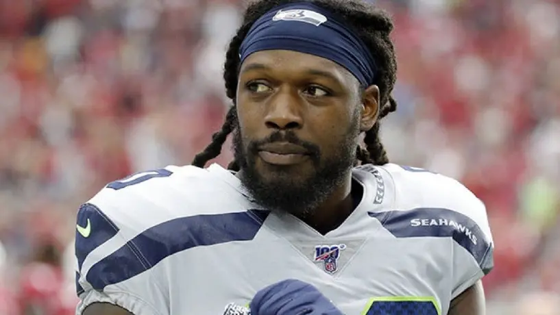 NFL: Jadeveon Clowney firmó un contrato de un año con Titans