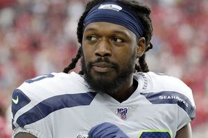 NFL: Jadeveon Clowney firmó un contrato de un año con Titans