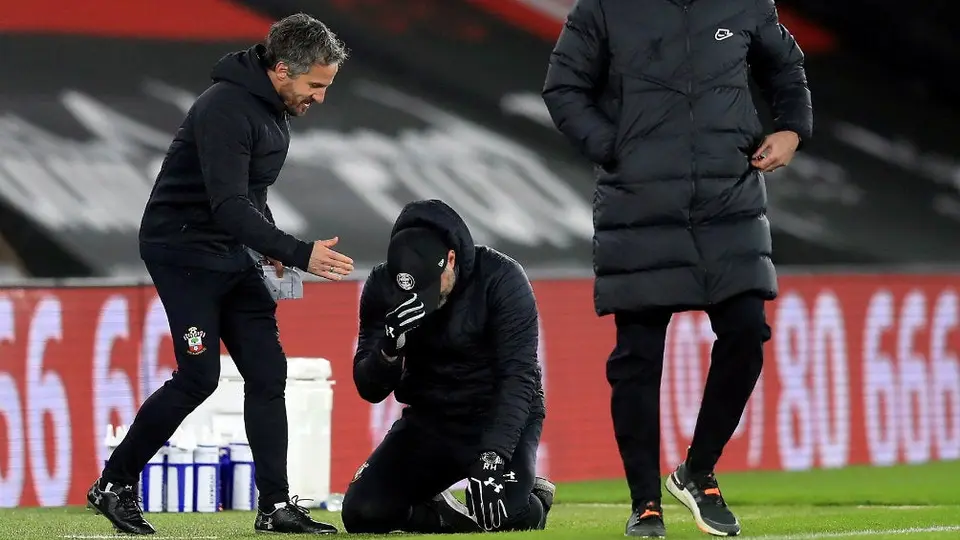 Video: Ralph Hasenhüttl, DT del Southampton, rompe en llanto tras vencer al Liverpool