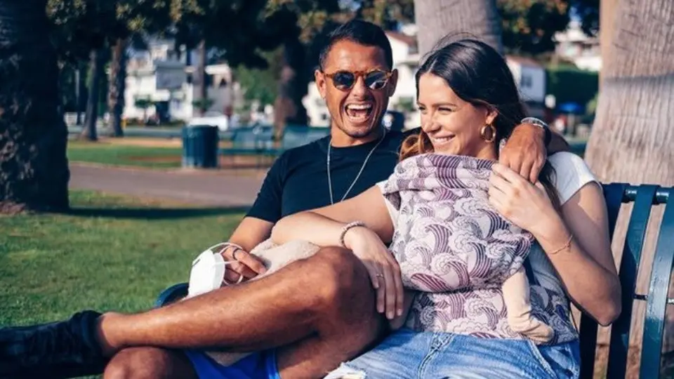 Chicharito 'se olvida' de Sarah Kohan y no la felicita públicamente por su cumpleaños
