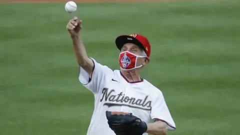 MLB: Tarjeta coleccionable del Dr. Anthony Fauci en Opening Day rompió récord