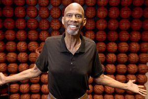 Kareem Abdul-Jabbar, exjugador de la NBA, padeció cáncer de próstata