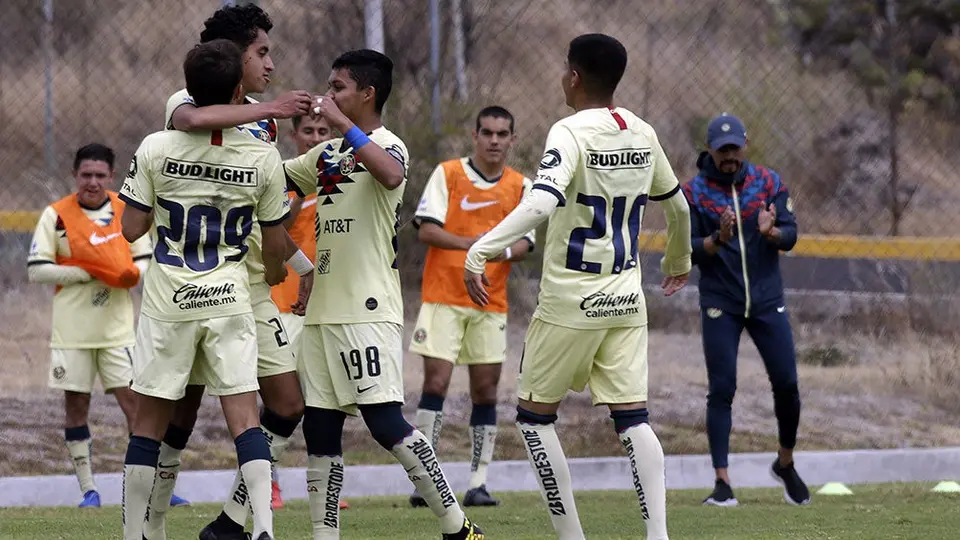 América: Directivo español, nuevo responsable de Fuerzas Básicas, visitó Coapa