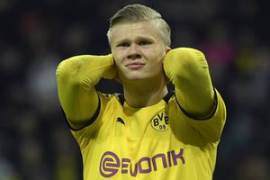 Video: Haaland fue sacado a empujones de una discoteca en Noruega