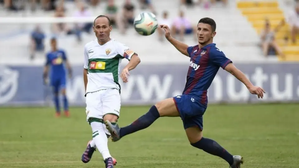 LaLiga: Elche anunció a ex jugador de Gallos al estilo de 'Among Us'