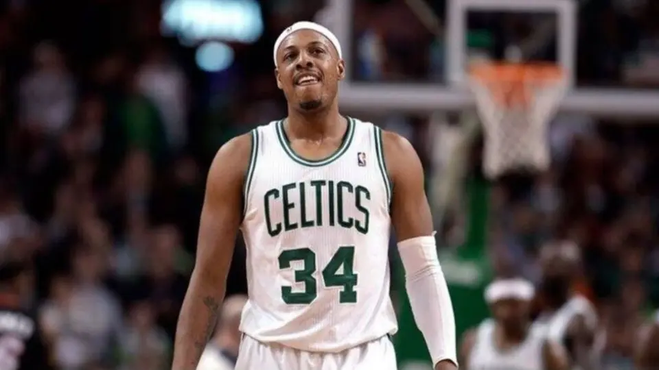 Paul Pierce, exjugador de los Celtics, se grabó rodeado de desnudistas