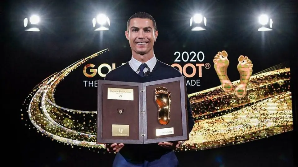 Cristiano Ronaldo: Recibió el premio Golden Foot 2020