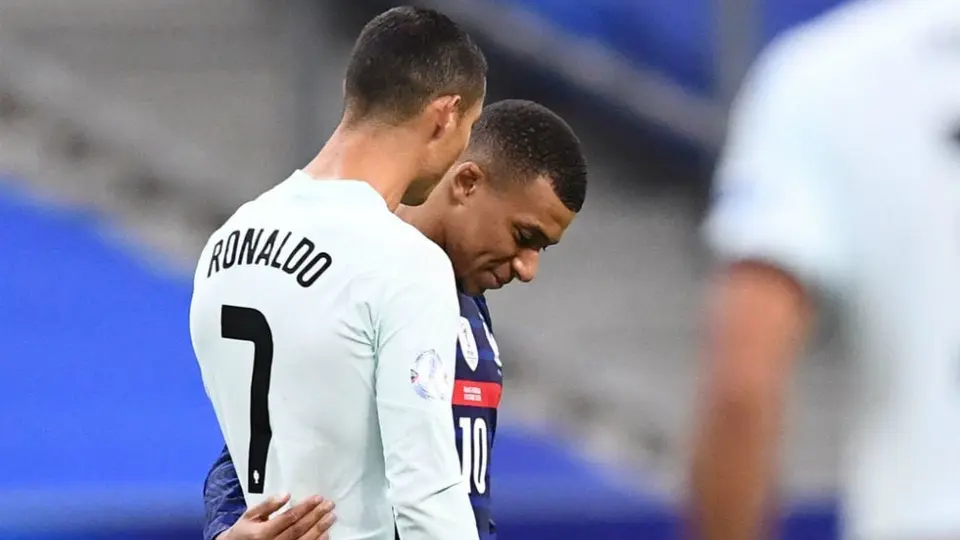 Cristiano Ronaldo: Saludó a Mbappé y Griezmann previo a positivo por Covid-19